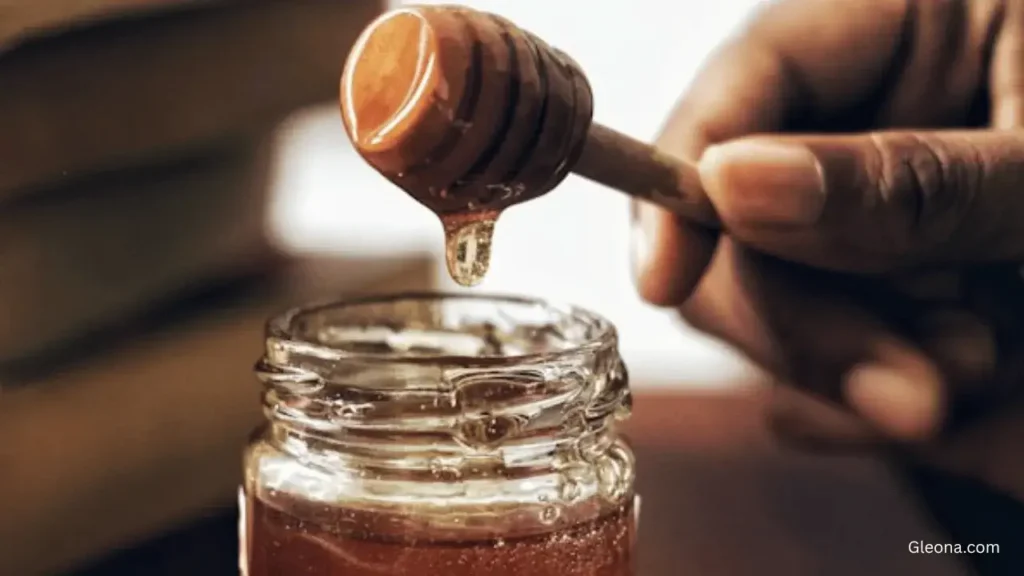 Honey & Cinnamon Mask – The Bacteria Buster Duo